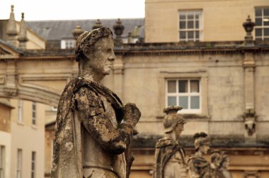 BATH, ENGLAND 14 Mart: Romalılar tarafından kurulan ortaçağ şehri Bath, Avon Nehri 'nde yer almaktadır ve İngiltere' nin en popüler turistik merkezlerinden biridir.