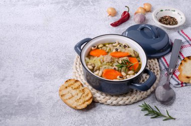 Sebzeli ve fasulyeli kıyma.