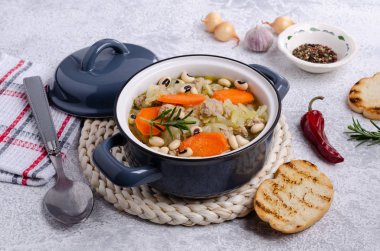 Sebzeli ve fasulyeli kıyma.