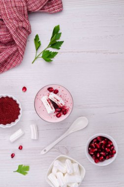 Organik mayalanmış yoğurt.