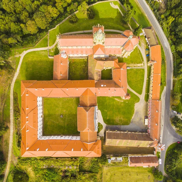 Benedictine Manastırı Kladruby Çek Cumhuriyeti Avrupa Nın Havadan Görünümü — Stok fotoğraf