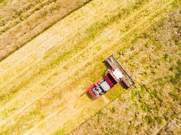 Вид з повітря на комбайн — стокове фото