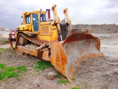 Kedi D9t Dozer çok yönlü bir makinedir