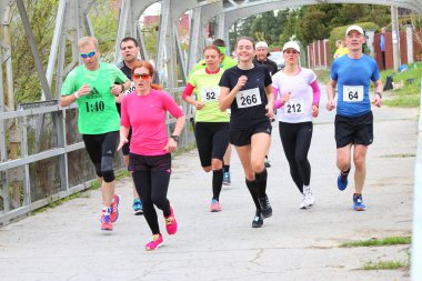 yarı maraton koşucu