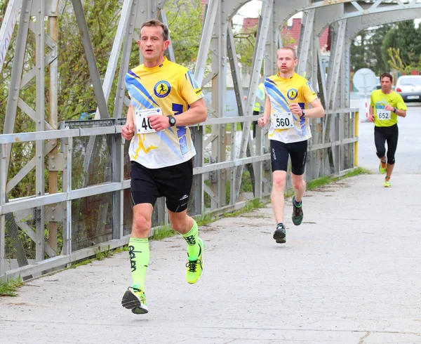 yarı maraton koşucu