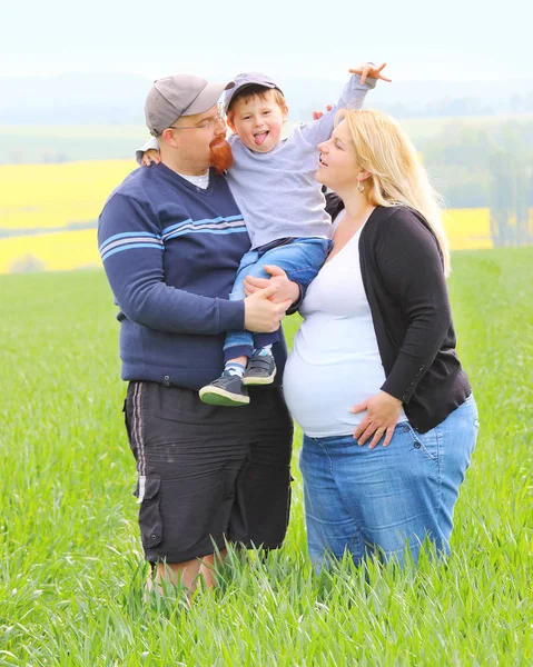 Young farmer's family — Stock Photo, Image