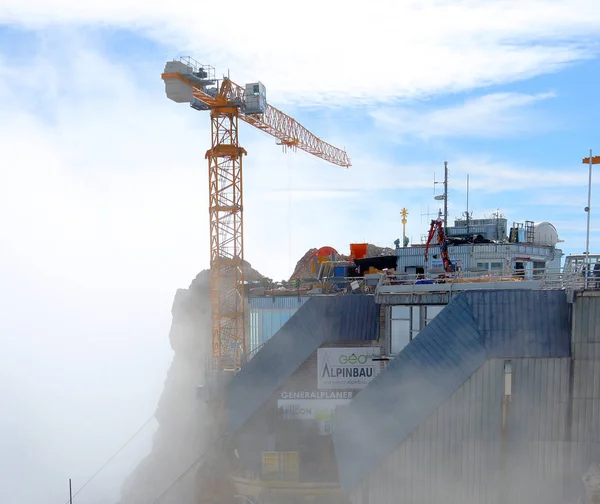 Zugspitze Alemania Julio 2016 Trabajadores Identificados Grúa Liebherr 150 Obra — Foto de Stock