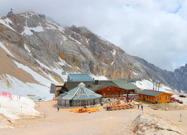 Zugspitze Nejvyšší Vrchol Německa 2962 Pohled Lyžařského Střediska Zugspitze Arena — Stock fotografie