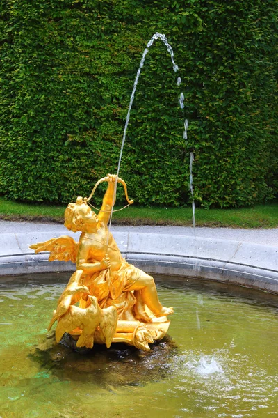 Ettal Niemcy Lipca 2016 Fontanna Złoty Posąg Pałacu Linderhof Południowo — Zdjęcie stockowe