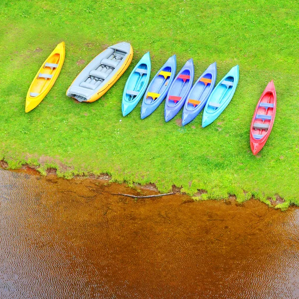 Kanus Und Floß Auf Einem Seeufer Luftaufnahme Des Platzes Für — Stockfoto