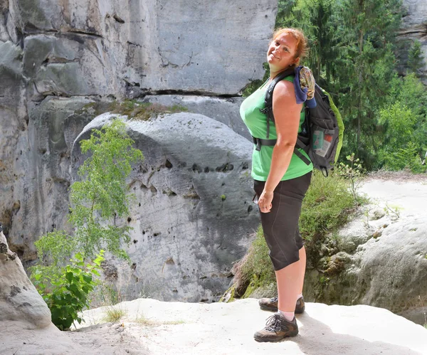 Overweight Woman Enjoying Life Mountains Happy People Nature Sandstone Tower — Stock Photo, Image