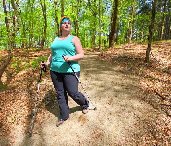 Overweight Woman Walking Meadow Trail Slimming Active Lifestyle Theme — Stock Photo, Image