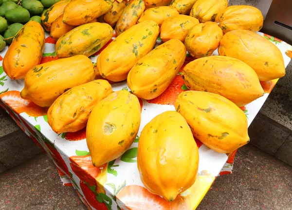 Frische Papaya Carica Papaya Auf Dem Bauernmarkt Afrika Stockbild