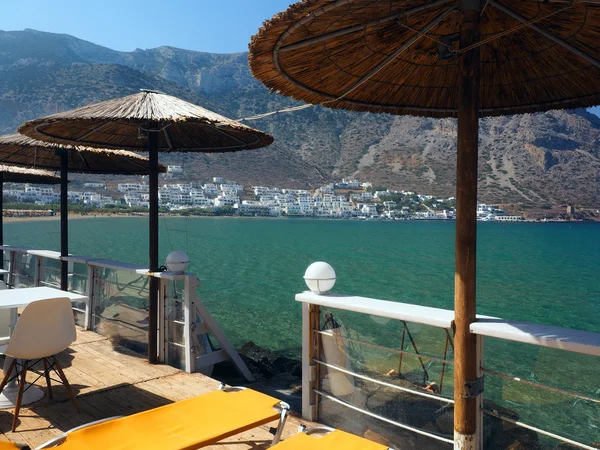 Sifnos, Grécia cidade portuária de Kamares na ilha grega de Cyclades em — Fotografia de Stock