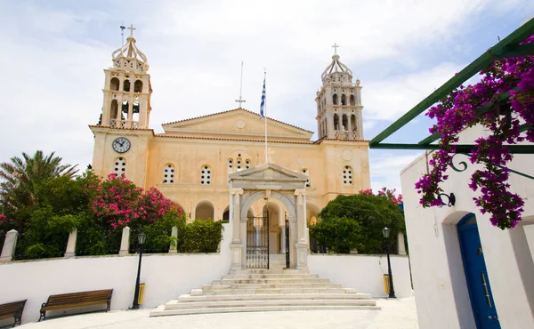 Ilha grega Agia Triada Igreja em Lefkes aldeia Ilha de Paros — Fotografia de Stock