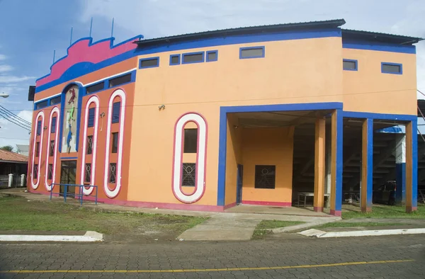 BIG CORN ISLAND, NICARAGUA-ENERO 17: La nueva fachada 2016 del estadio de béisbol Karen Tucker en Big Corn Island, Nicaragua, se ve el 17 de enero de 2017 . — Foto de Stock