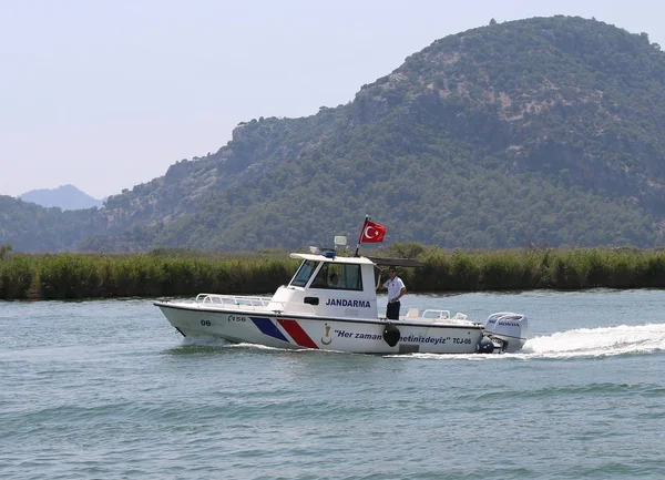 Forze di sicurezza turche Jandarma Boat in viaggio per Iztuzu Beach — Foto Stock