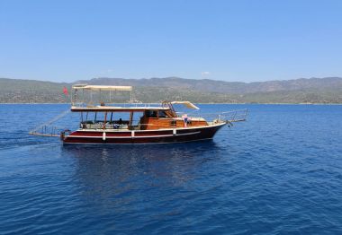Kekova Türk ahşap tur gemi geldi