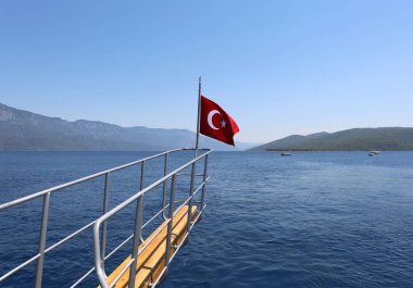 Tur tekne Türk bayrağı