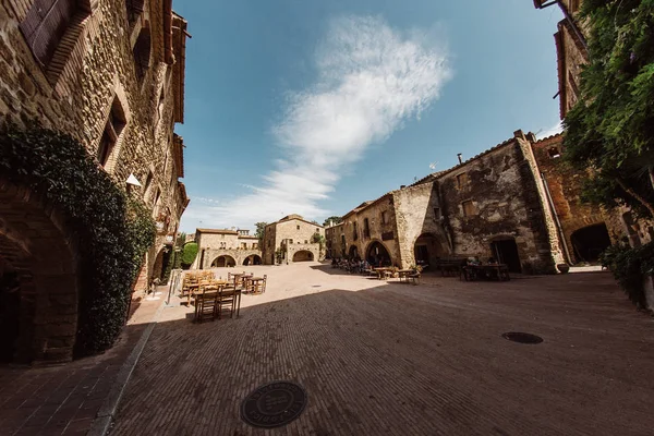 Ville médiévale de Monells, en Catalogne, Espagne — Photo