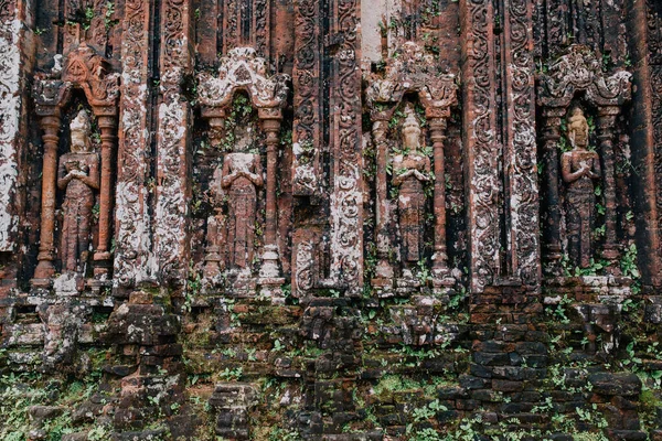 Oğlum (UNESCO Dünya Mirası sitesi), M.S. 8. yüzyıldan kalma, Hoi An ve Da Nang şehirleri yakınlarındaki Cham kültürü antik Hindu tamblesi.