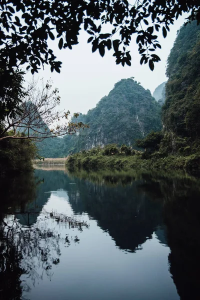 Landschaft Der Karstbildung Wasser Entlang Des Flusses Ngo Dong Tam — Stockfoto