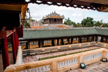 Hue, Vietnam 27 Temmuz 2019: İmparatorluk Şehri 'ndeki Tapınak (UNESCO Dünya Mirası Alanı). Kralların saraylarına giden yol, 19. yüzyılda Hue, Vietnam 'daki resmi makamdır.