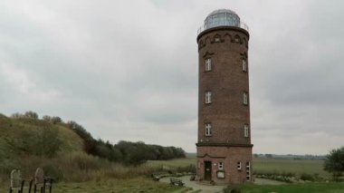Cape Arkona adlı Putgarten Rügen adası feneri. Alanlar ve çayır çevresinde. Sonbahar bırakın. Baltık Denizi kıyısında. (Mecklenburg-Vorpommern, Germany). Fırtınalı hava.