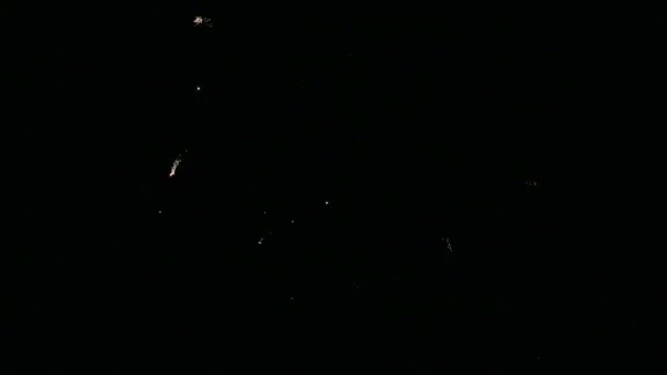 Coloré Bonne année feux d'artifice dans le ciel noir .