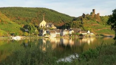 Cityscape Moselle Nehri Almanya, Beilstein Köyü.