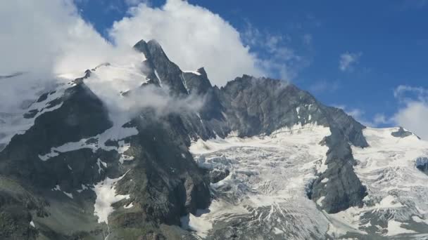 Vrchol Grossglockner v Rakousku. — Stock video