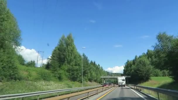 OSLO, Oslo 07 Luglio 2016: percorrendo l'autostrada E6 da Oslo in direzione Trondheim (Norvegia) ) — Video Stock
