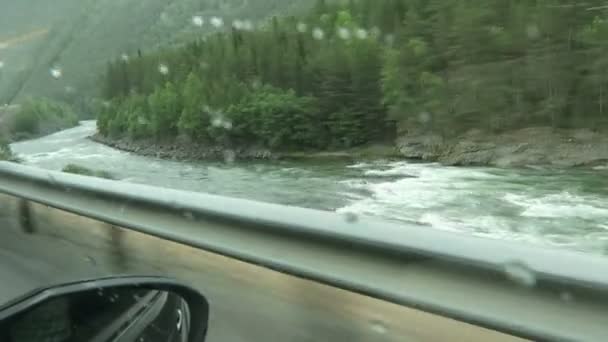 ELVERUM, Hedmark / NORVÈGE 07 juillet 2016 : conduite sur l'autoroute E6 d'Oslo vers Trondheim (Norvège ) — Video