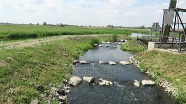 Havel River yaz aylarında eski iğne weir. Brandenburg - Almanya