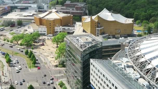 Paisaje urbano alrededor de la Potsdamer Platz. vista de ángulo alto sobre la ciudad . — Vídeo de stock
