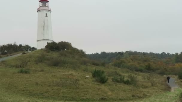 Vue du phare de Dornbusch à la côte de l'île de Hiddensee — Video