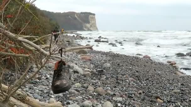 Штормової погоди на пляжі узбережжя Кейп Аркона (Німеччина) — стокове відео