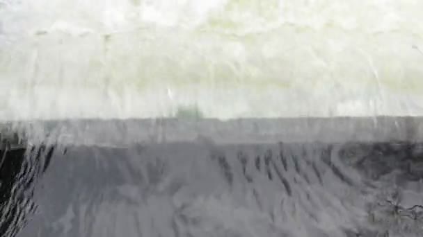 落下的水的韦尔河 — 图库视频影像