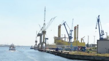 sondaj platformu Borwin Beta yapım aşamasında olan bölümleri. Warnemuende bulunan 