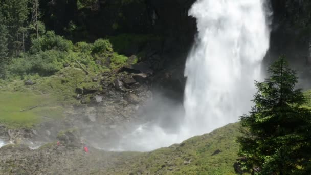 Krimml vattenfall. Ligger vid Achental Krimmler - Krimml Achen dal i Österrike. — Stockvideo