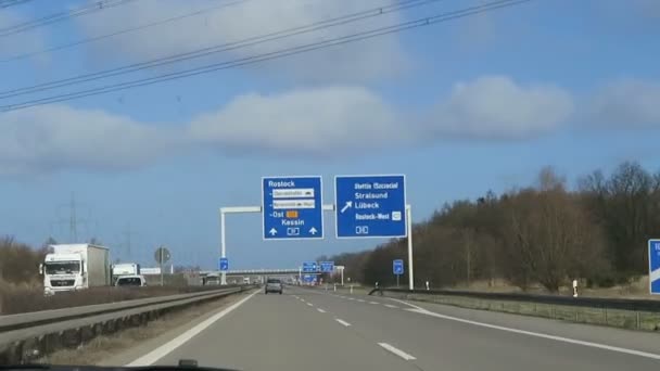 Interchange road Dreieck Wittstock från A24 till A19 i Tyskland Berlin Schwerin. — Stockvideo