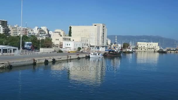 Porto do Iraque em Creta (Grécia). Navios e barcos no porto — Vídeo de Stock
