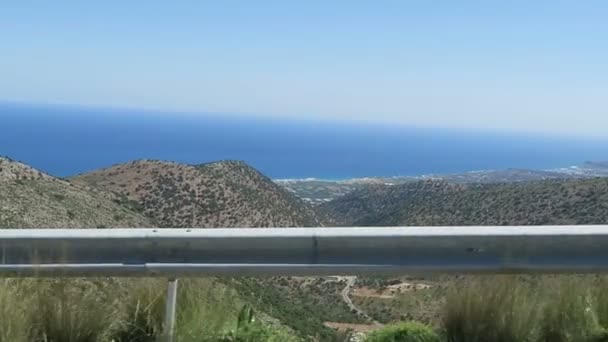 Weg naar bergdorp Hotel Crete /Greece en nieuw in de baai van malia — Stockvideo