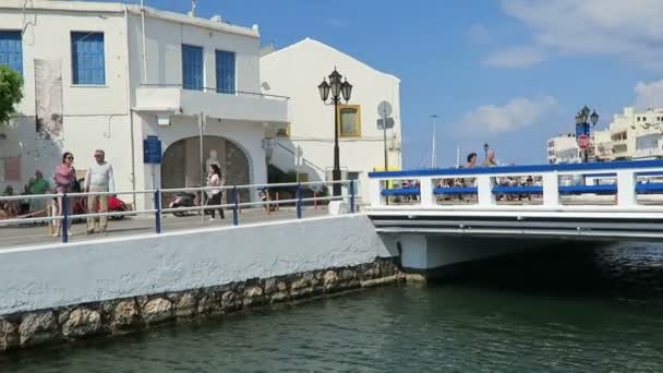 Stadsbilden i Agios Nikolaos (Kreta Grekland). — Stockvideo