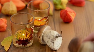 Temizlik kuruş topuz mantar yemek bıçakla.