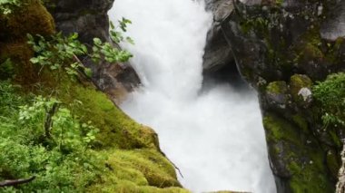 m vahşi-Gerlostal-Leiternkammerklamm gorge su görünüme (Tirol / Avusturya).