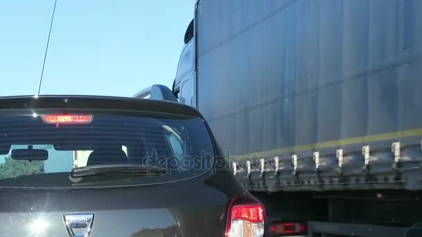2017年8月29日 萨克森 安哈尔特 在马格德堡 附近的 高速公路上驾车 汽车和车辆排在一起 通往马格德堡的高速公路 靠近伯格和洛斯托出口 — 图库视频影像