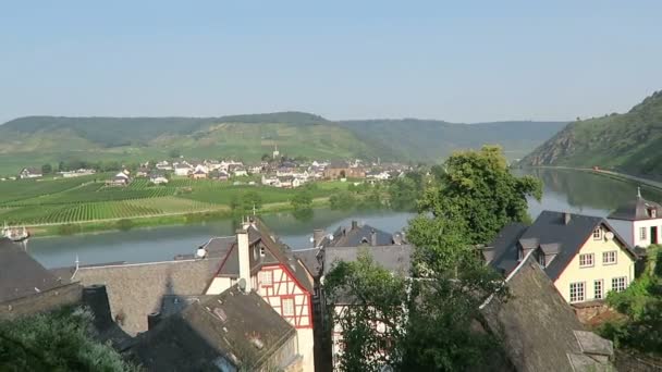 Cityscape Beilstein Moselle River Germany Boats Riving — ストック動画