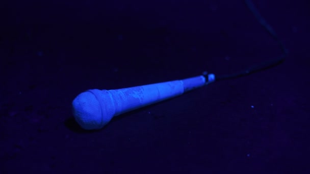 Microphone Floor Ultraviolet Light — Stock Video