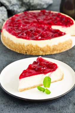 peynirli kek kiraz jöle ile.